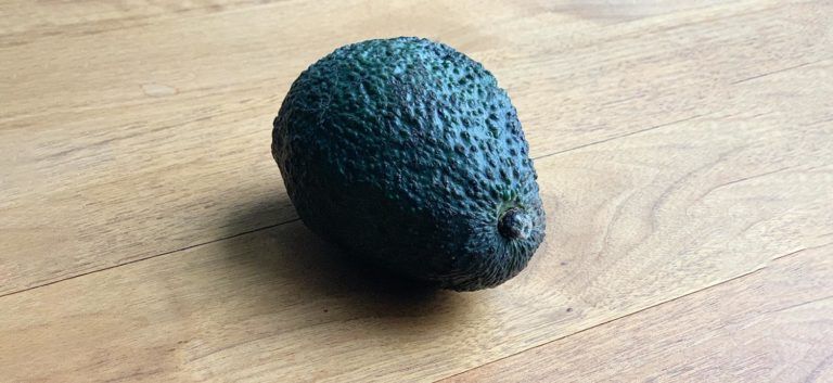 Avocado, aus der Avocadoöl gepresst werden kann