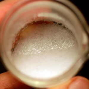 Cetylalkohol und Wasser