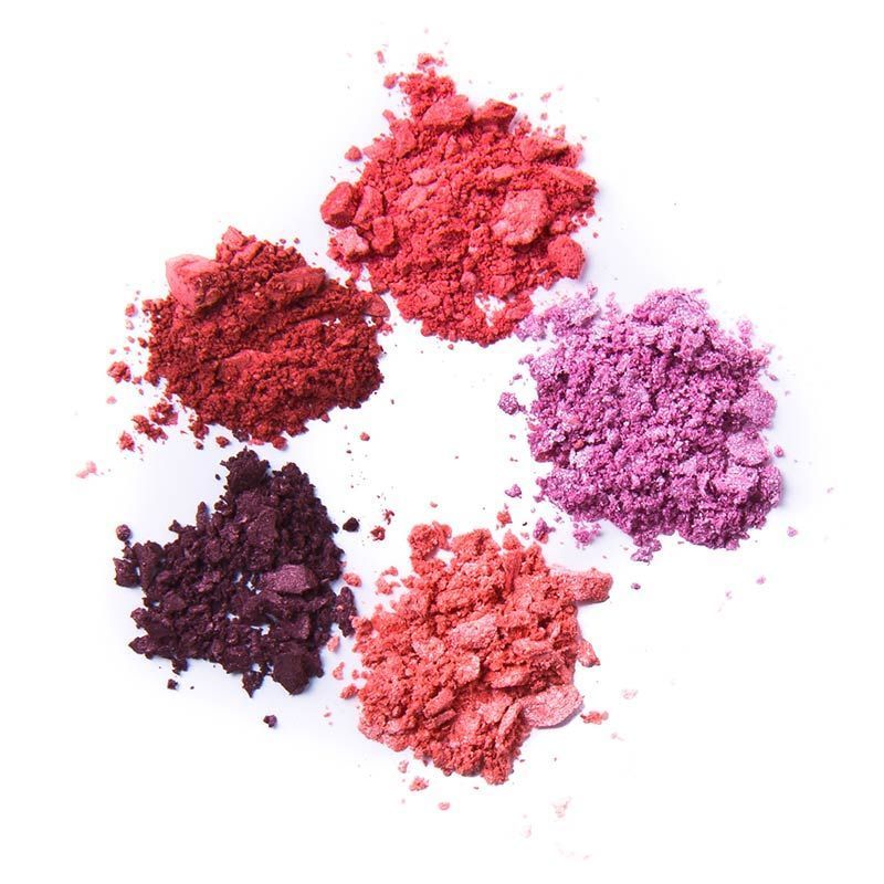 © kubais, Adobe Stock | crushed eyeshadow